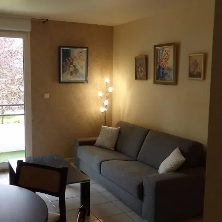 Charming 3-star Furnished Tourist In Apartment *